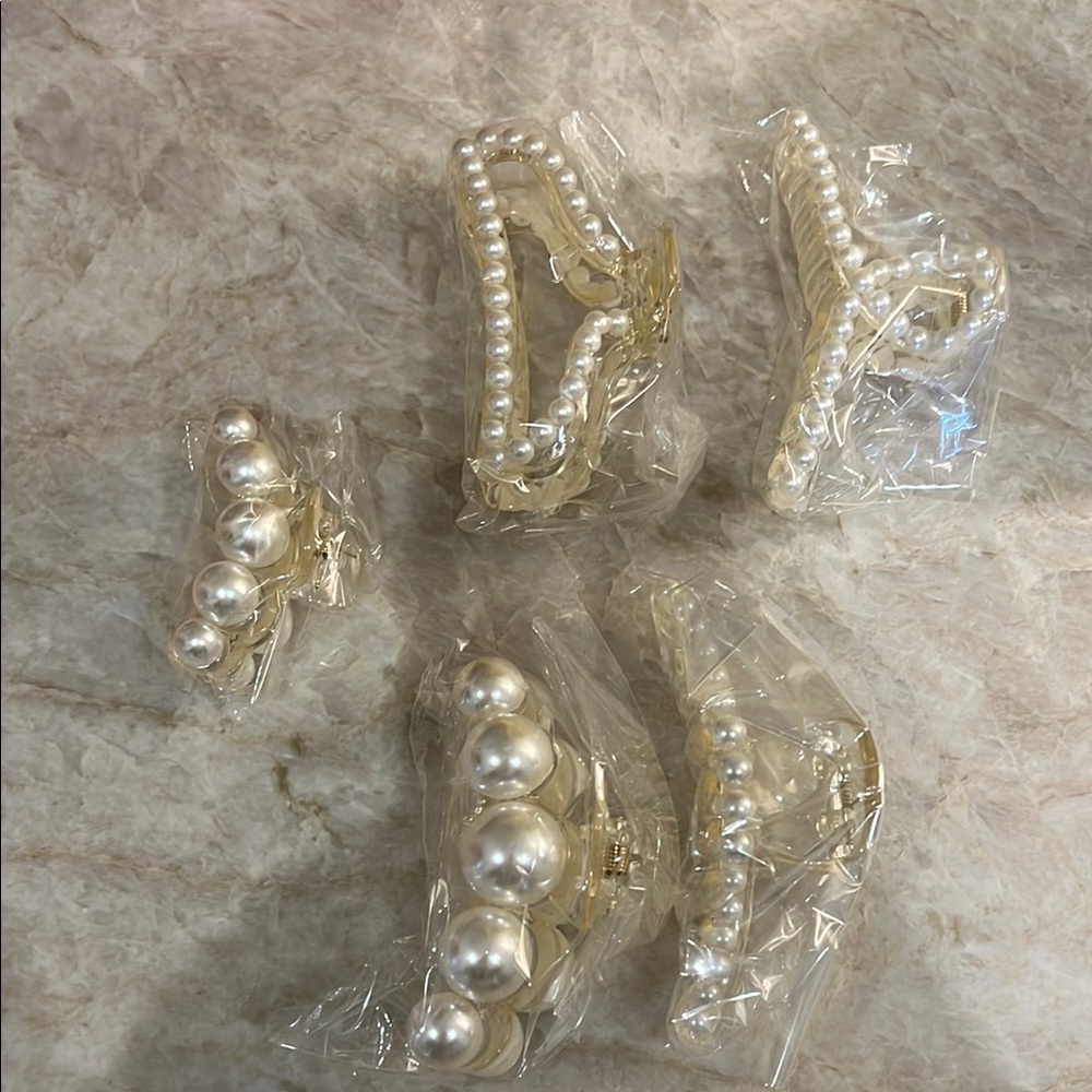 Pearl Claw Hair Clips